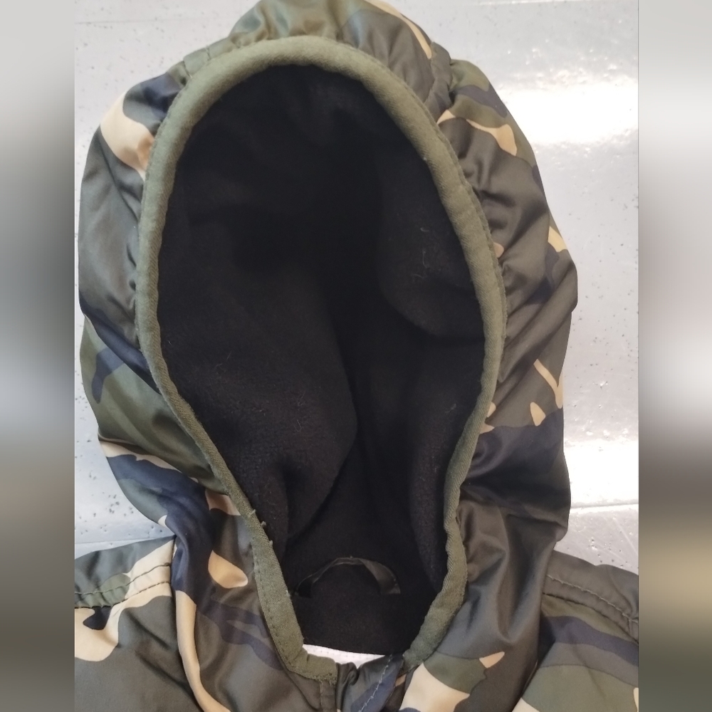 -Old Navy Hooded Frost-Free Puffer Jacket Toddler Camo Size: 12-18 M - Picture 9 of 9
